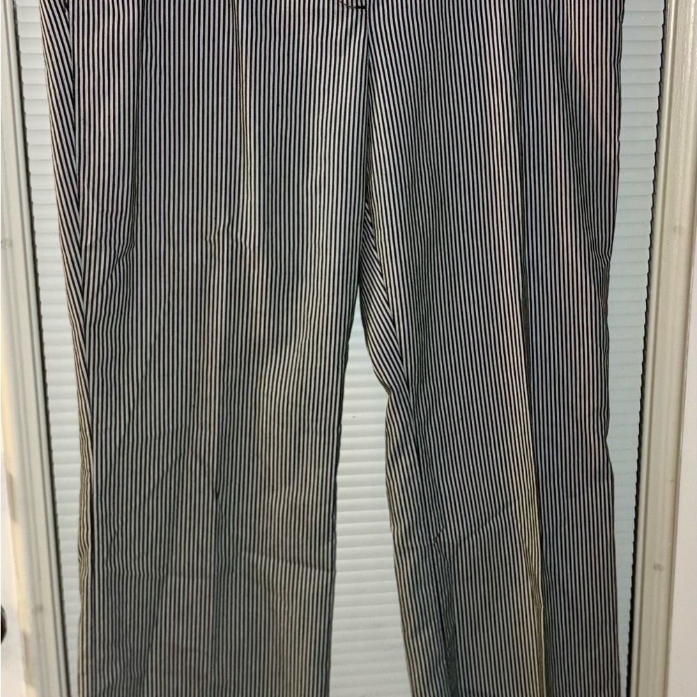 Ann Taylor Women's Striped Ankle Pants in Black and White- size10